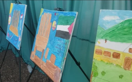 أطفال يرسمون معاناتهم وأحلامهم في مخيم للنازحين بمارب