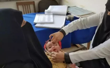 بعد انتهاء الحملة الثانية.. الصحة اليمنية : تحصين 2 مليون و300 ألف طفل ضد شلل الأطفال