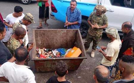 العثور على طفل رضيع متوفي في أحد صناديق القمامة في عدن