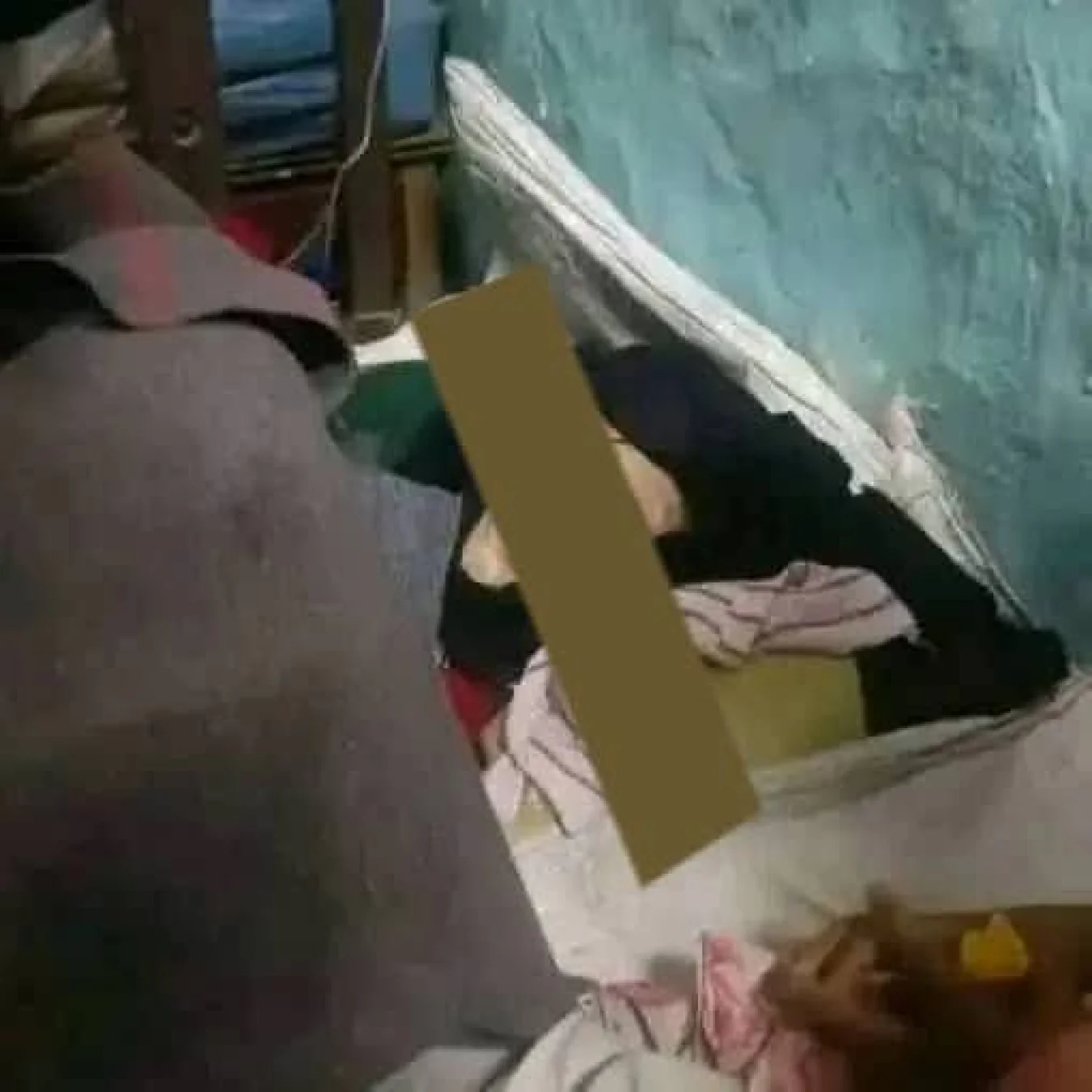 أب يقتل ابنته الطفلة ضرباً حتى الموت في تعز