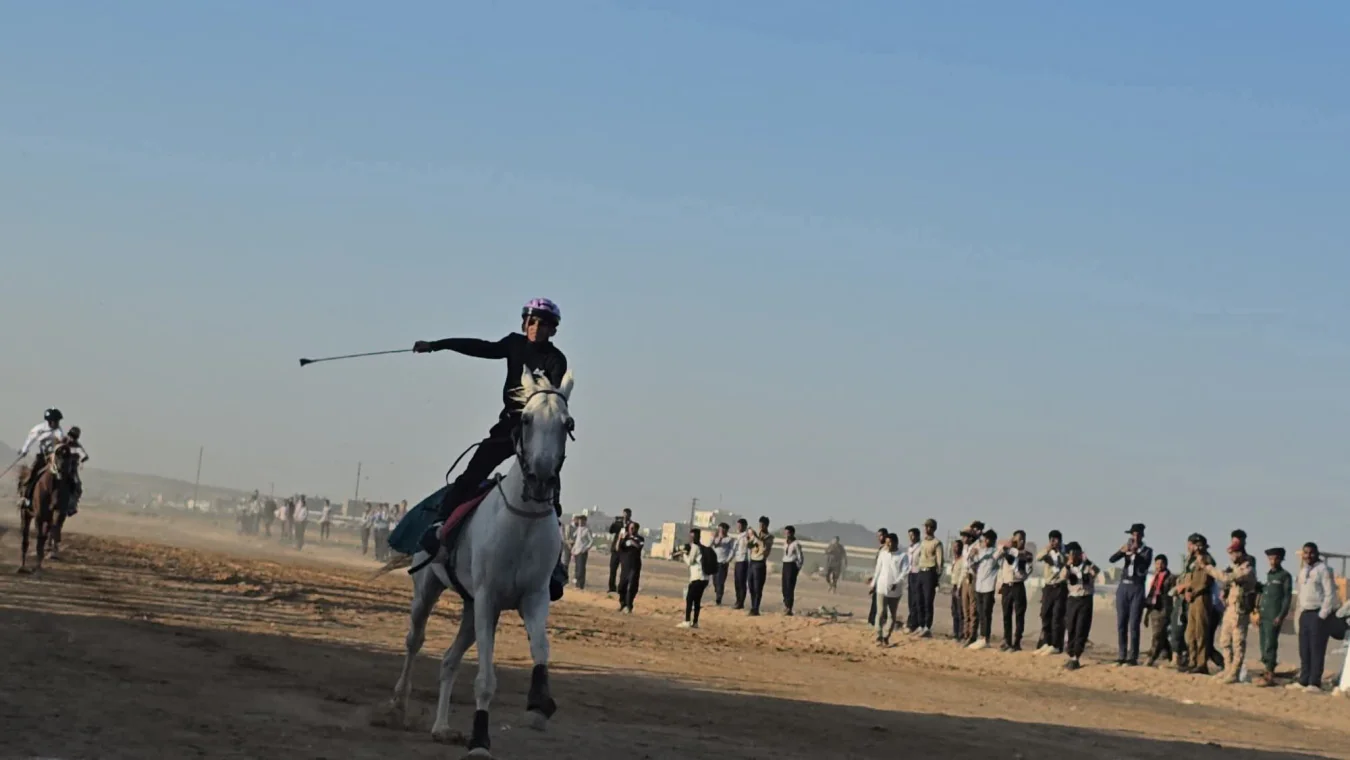Two Children Win First and Second Place at the Marib Equestrian Festival